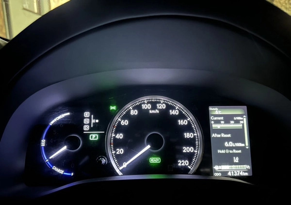 Lexus CT cena 96500 przebieg: 42200, rok produkcji 2019 z Augustów małe 497